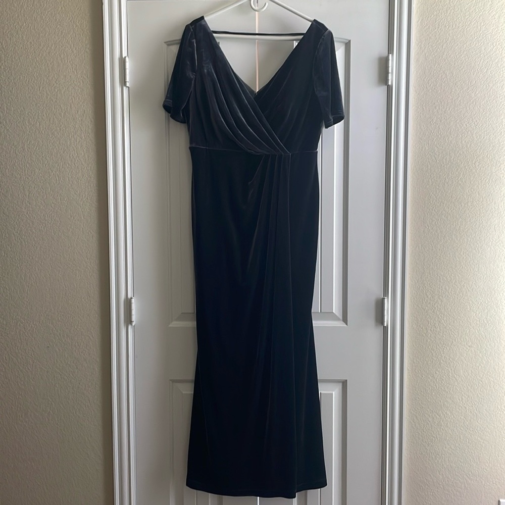 Giselle Velvet Dress